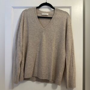 Everlane The Classic V in Cashmere| Canvas